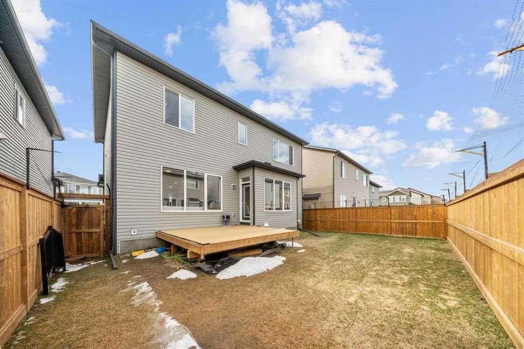 12 Southwinds Common SW