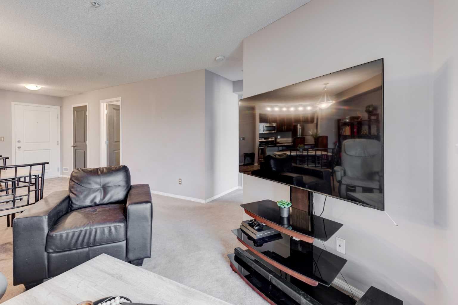 3319, 81 Legacy Boulevard SE