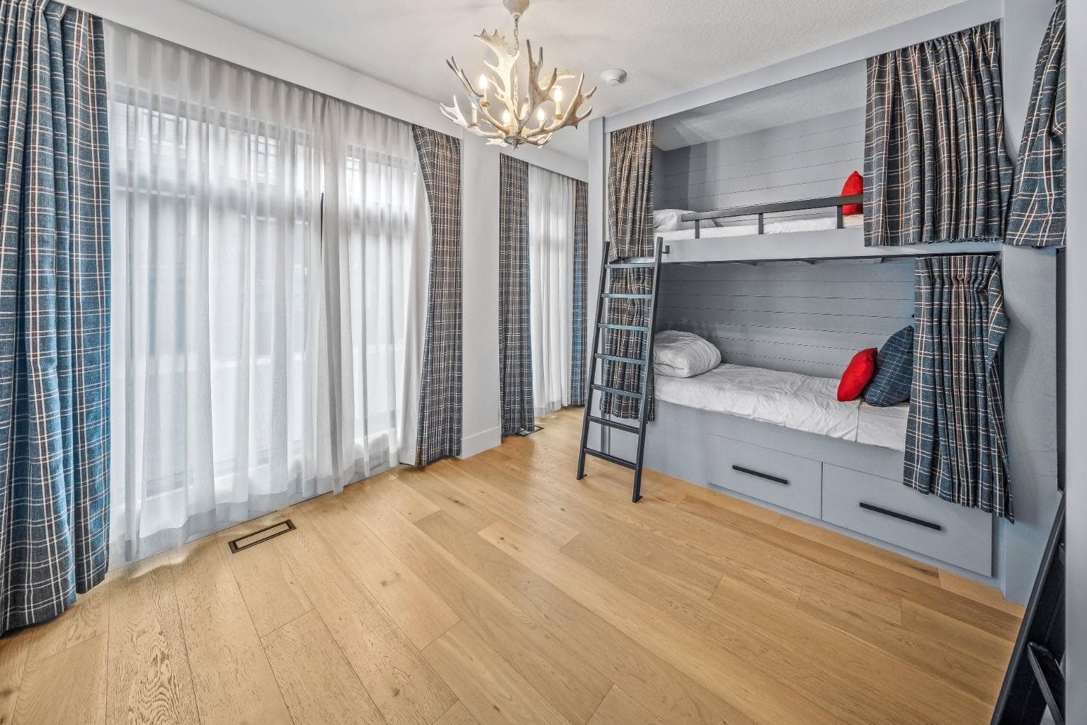 21 & 22, 108 Montane Road 