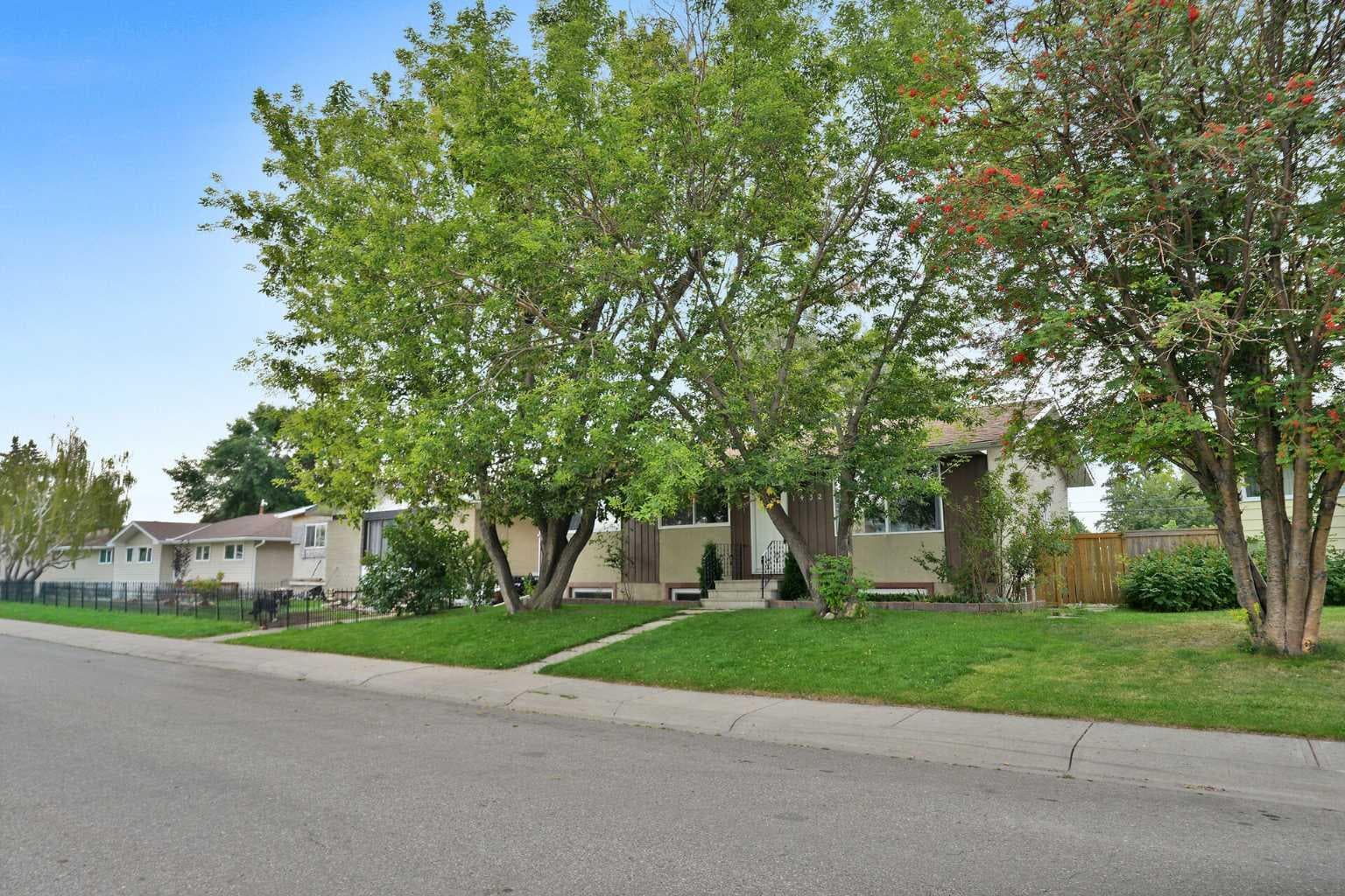 1432 Robson Crescent SE