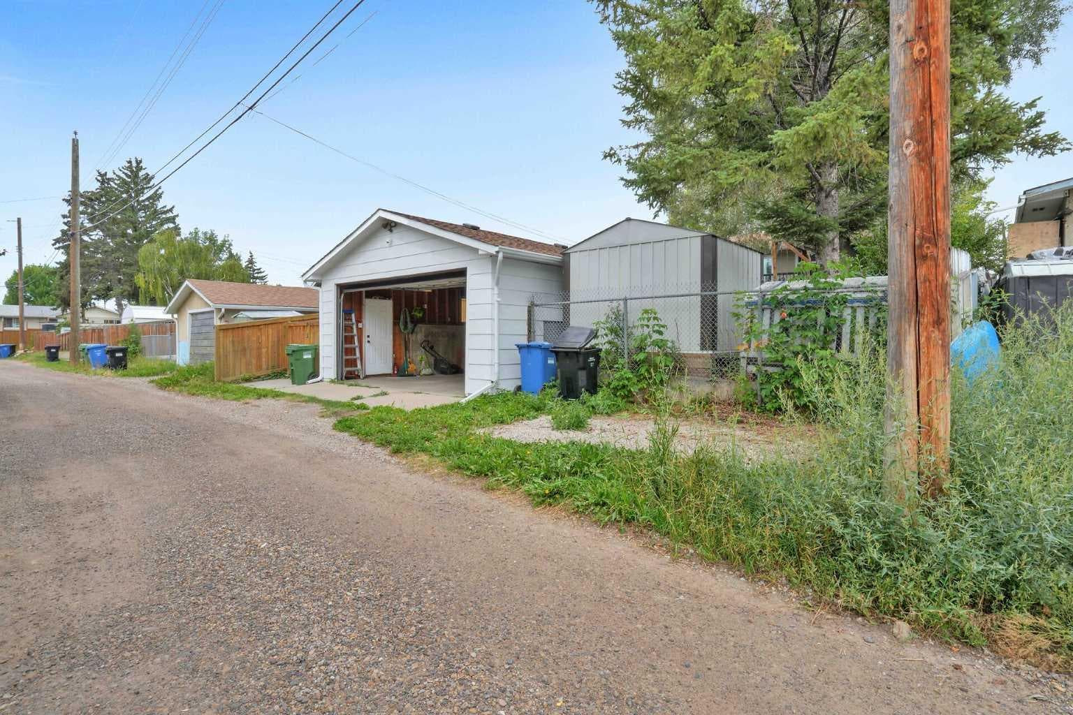1432 Robson Crescent SE