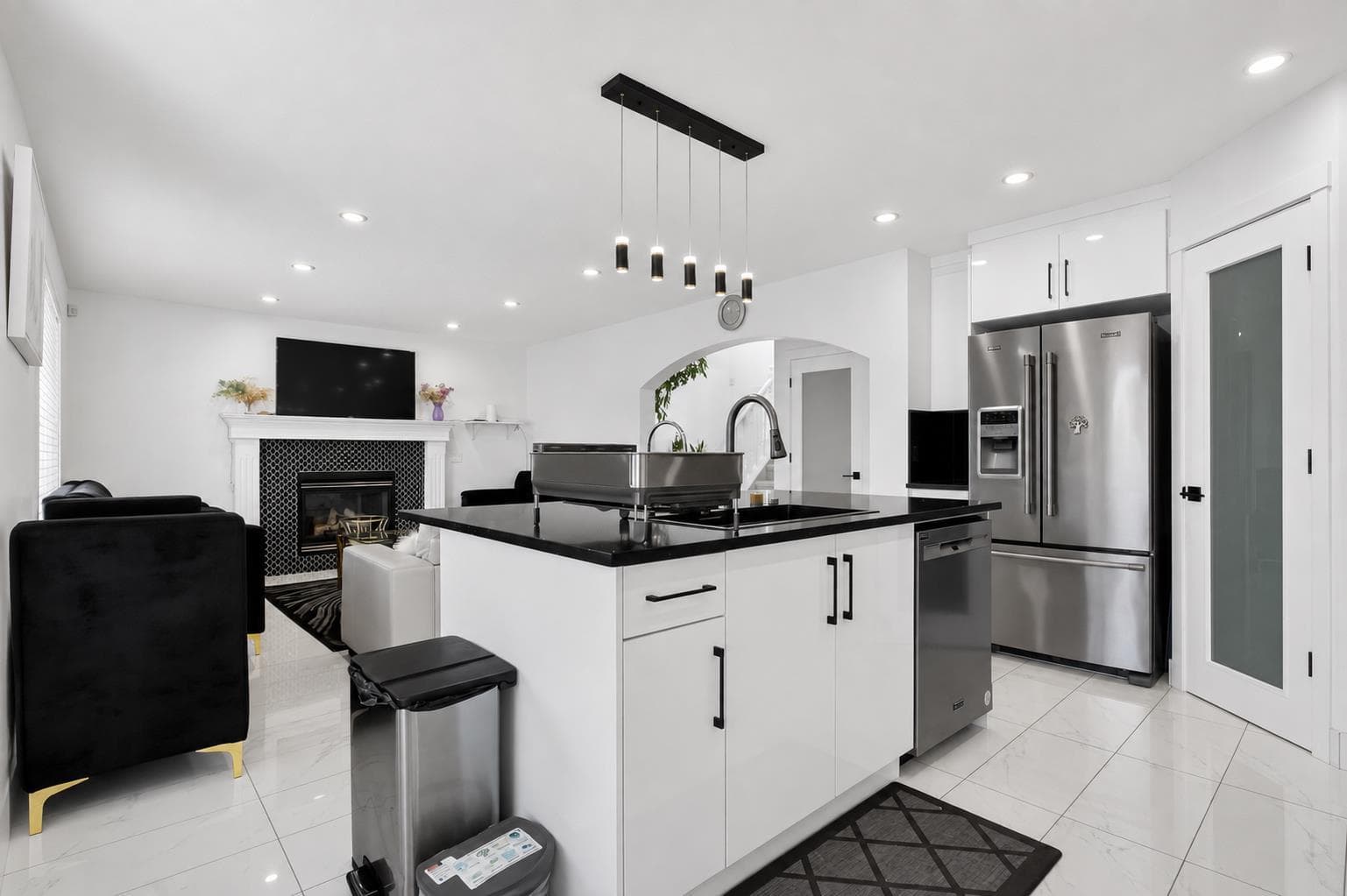 53 Martha's Place NE