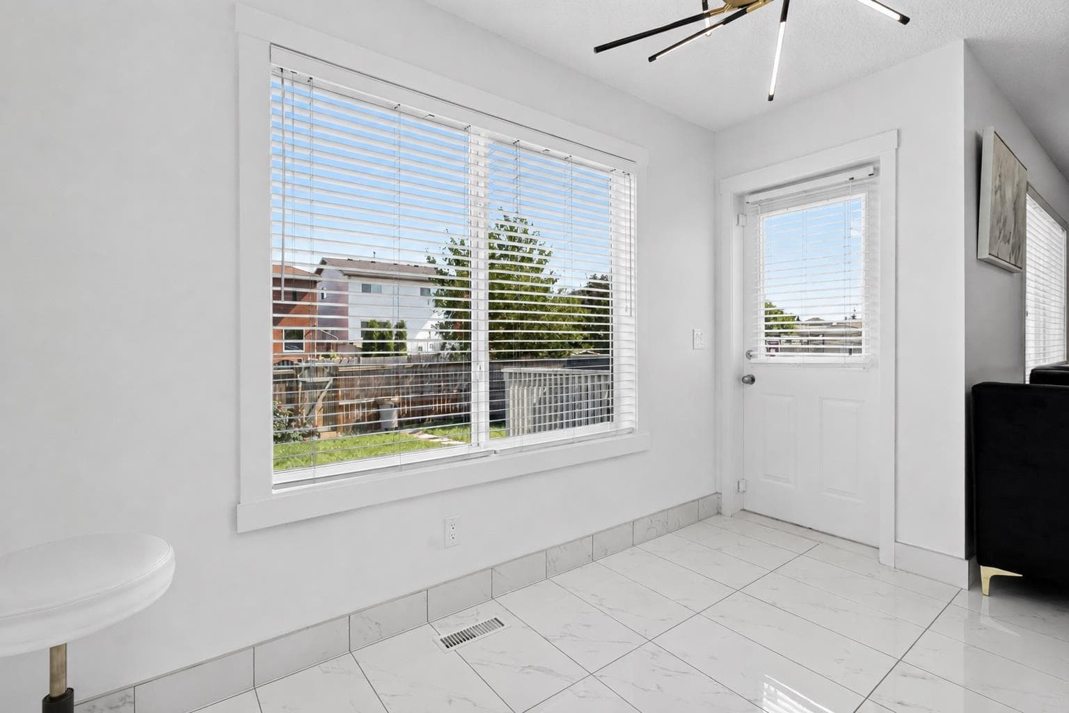 53 Martha's Place NE