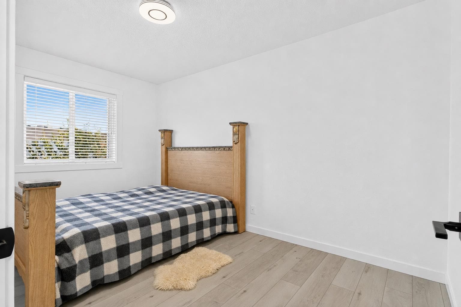 53 Martha's Place NE