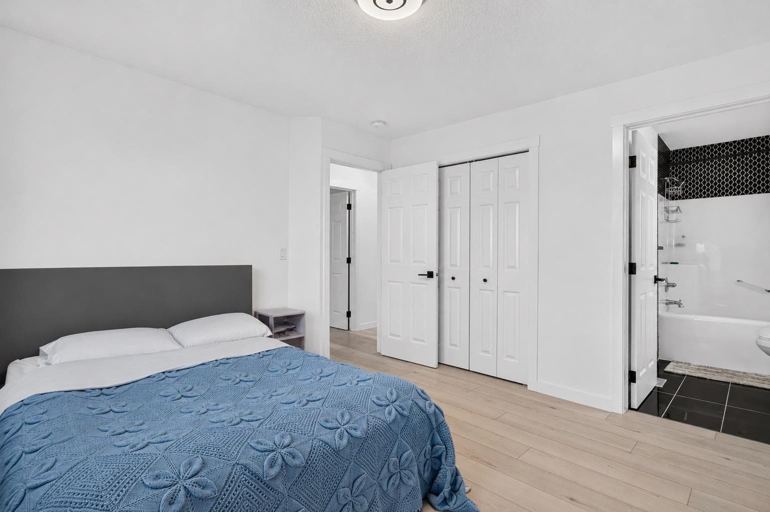 53 Martha's Place NE