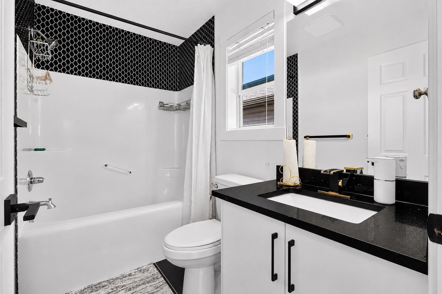 53 Martha's Place NE