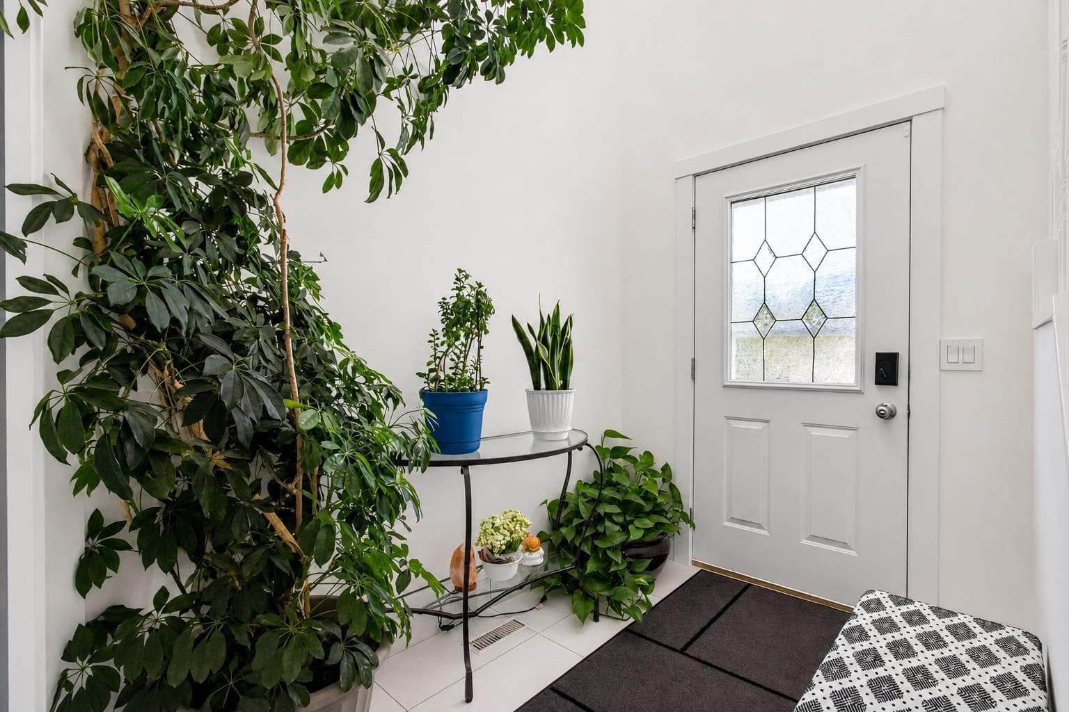 53 Martha's Place NE