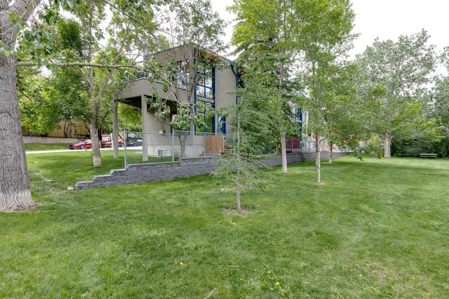 304, 1212 13 Street SE