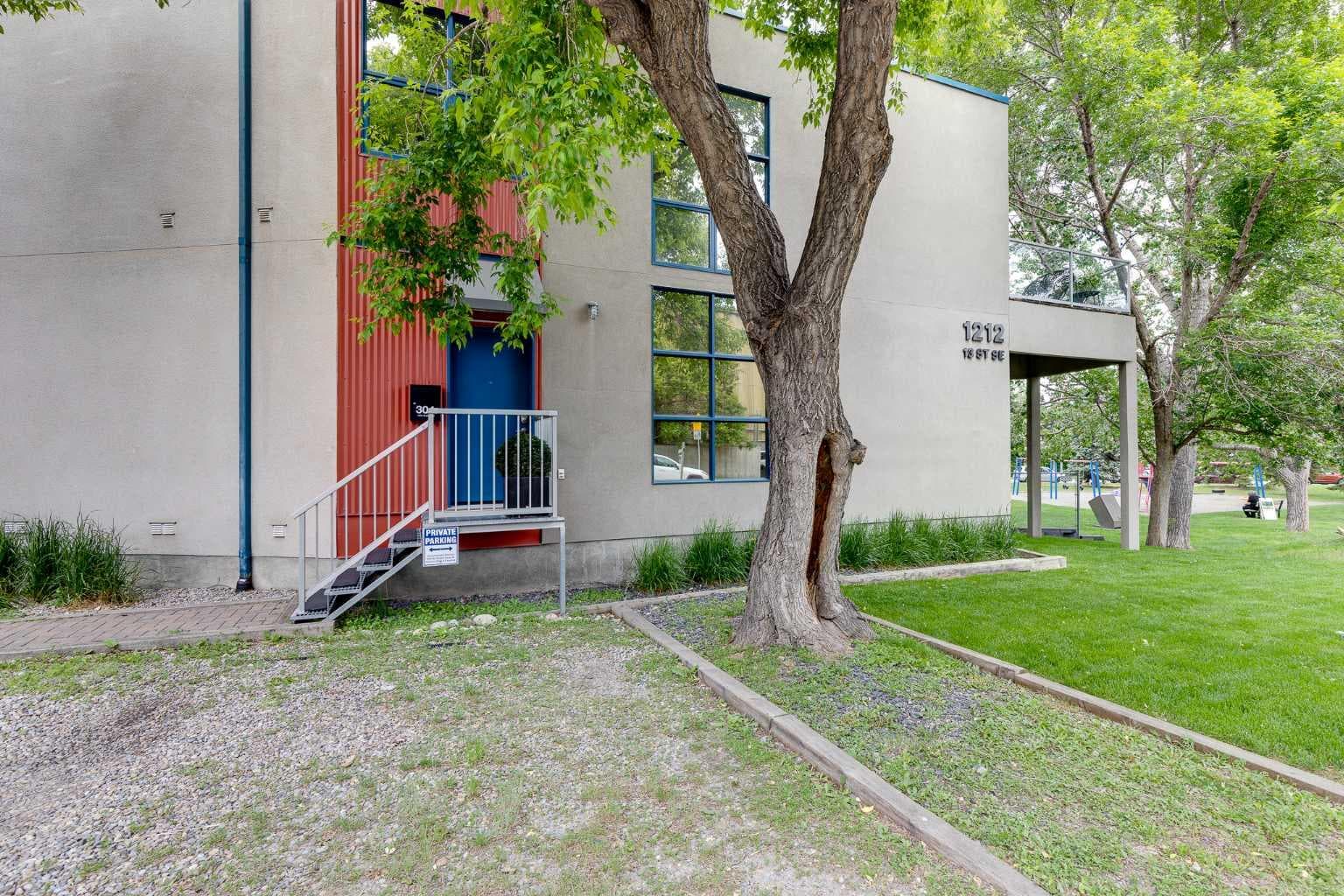304, 1212 13 Street SE