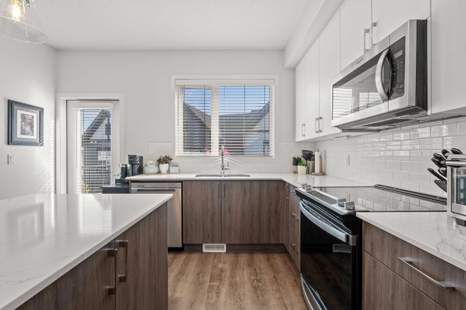 108, 75 Evanscrest Common NW