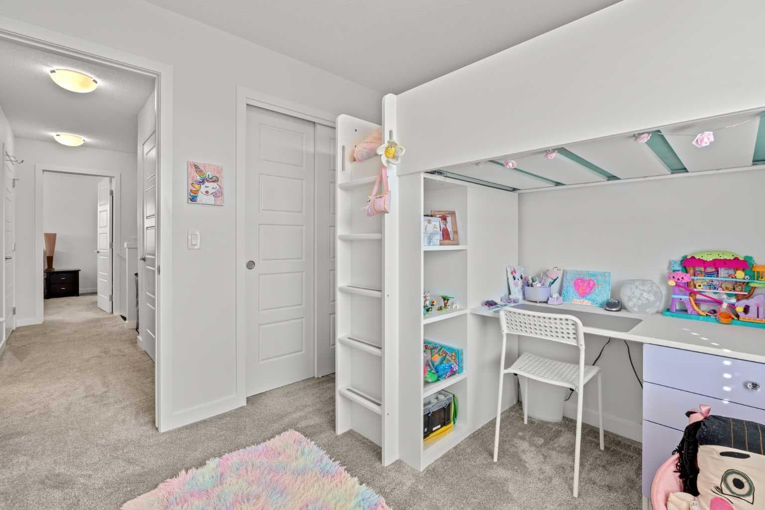 108, 75 Evanscrest Common NW