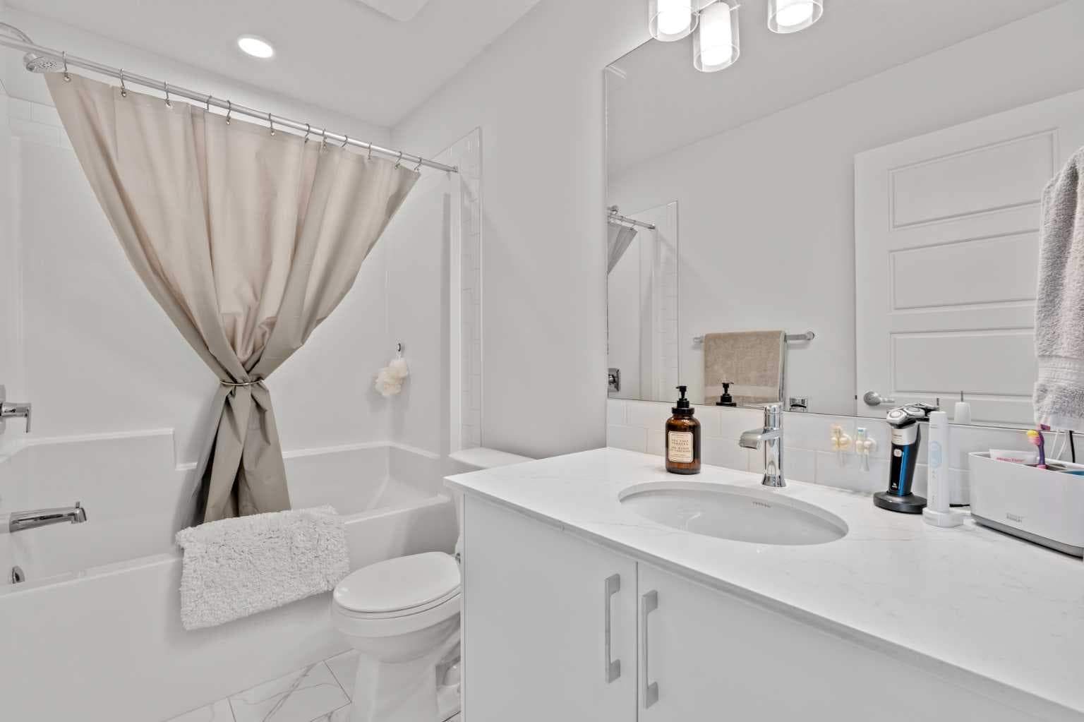 108, 75 Evanscrest Common NW