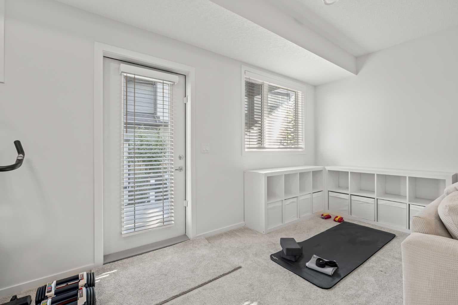 108, 75 Evanscrest Common NW