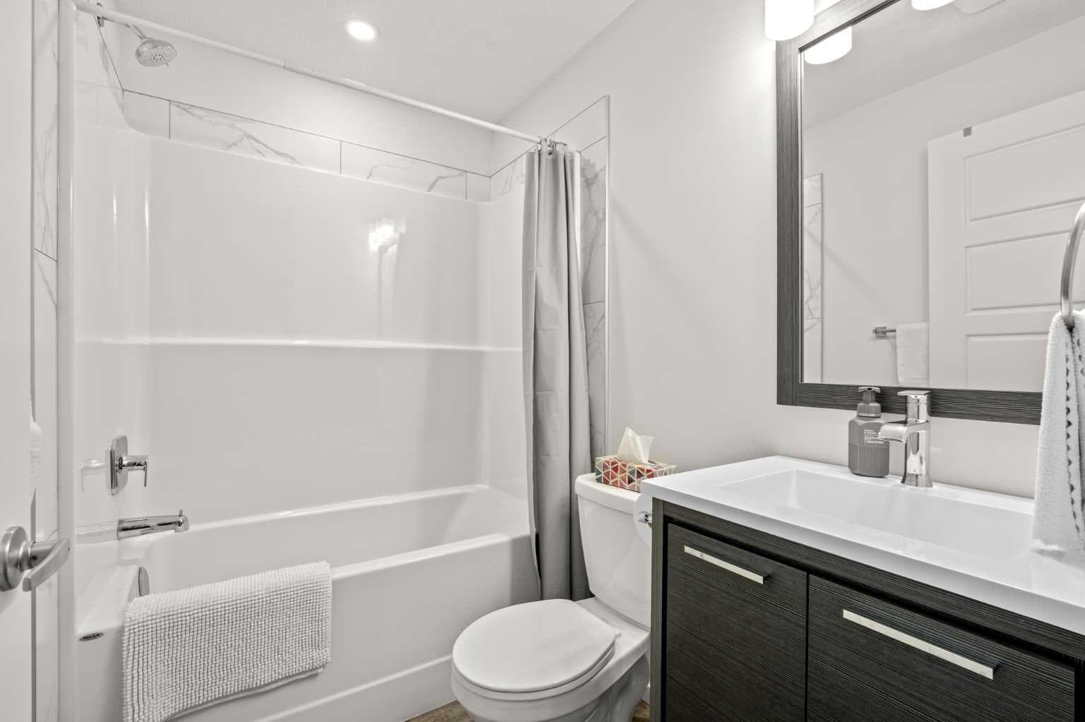 108, 75 Evanscrest Common NW