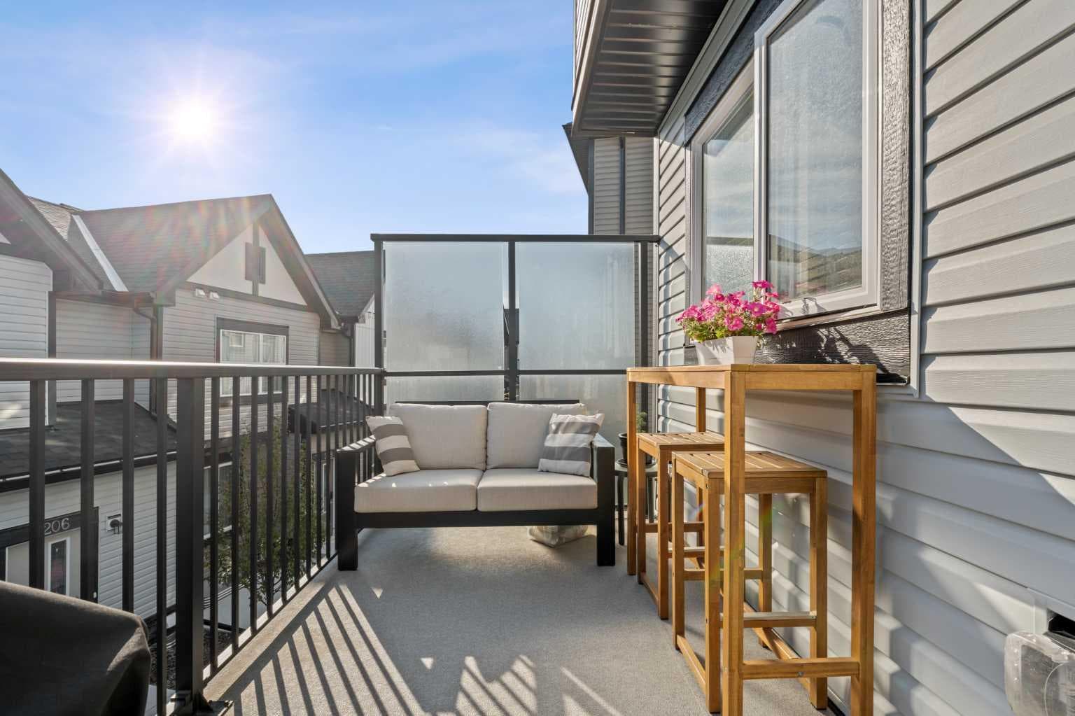 108, 75 Evanscrest Common NW