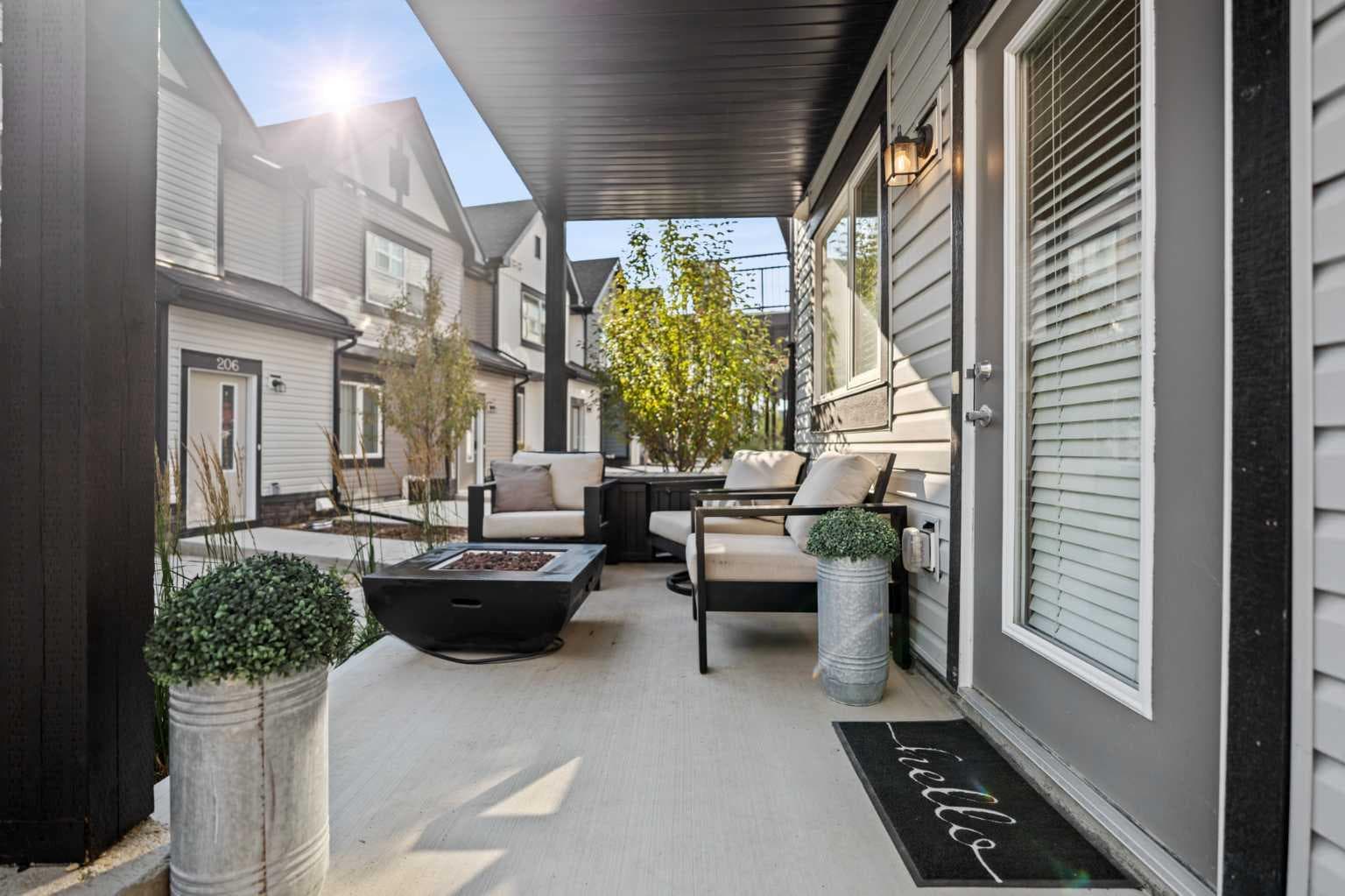 108, 75 Evanscrest Common NW