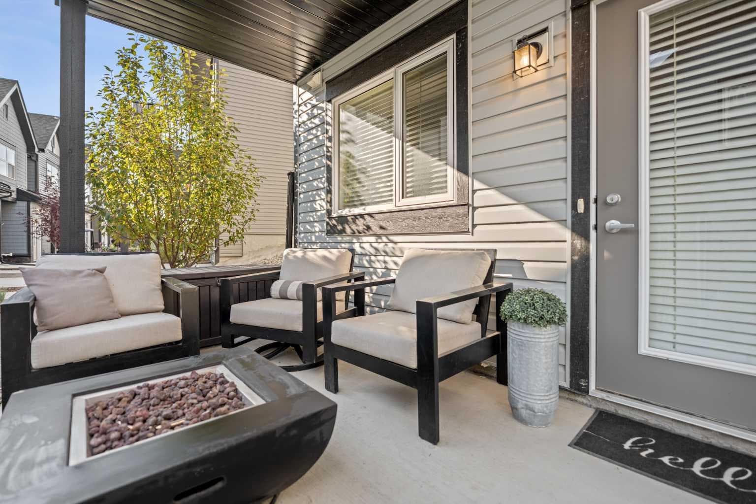 108, 75 Evanscrest Common NW