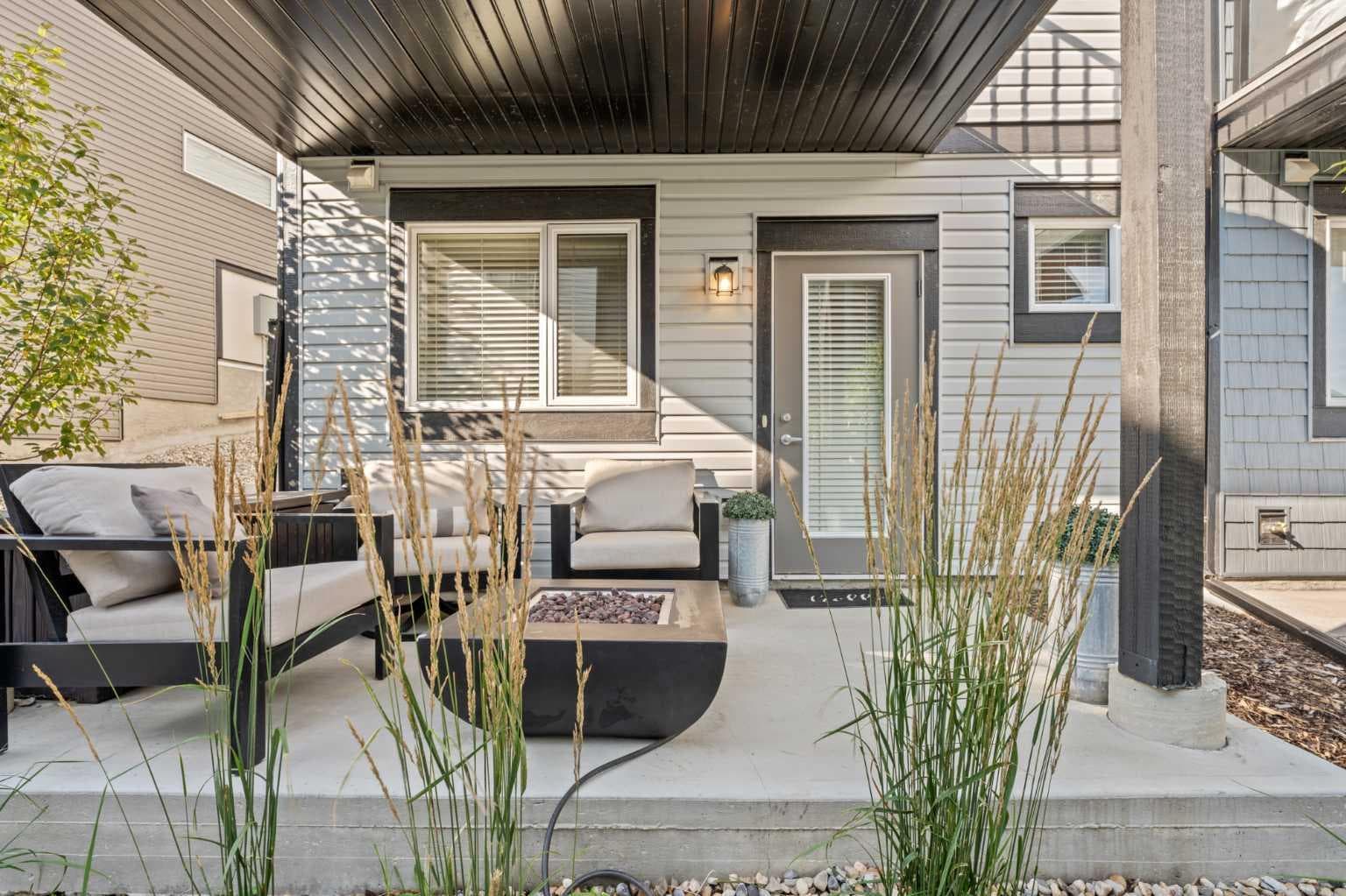 108, 75 Evanscrest Common NW