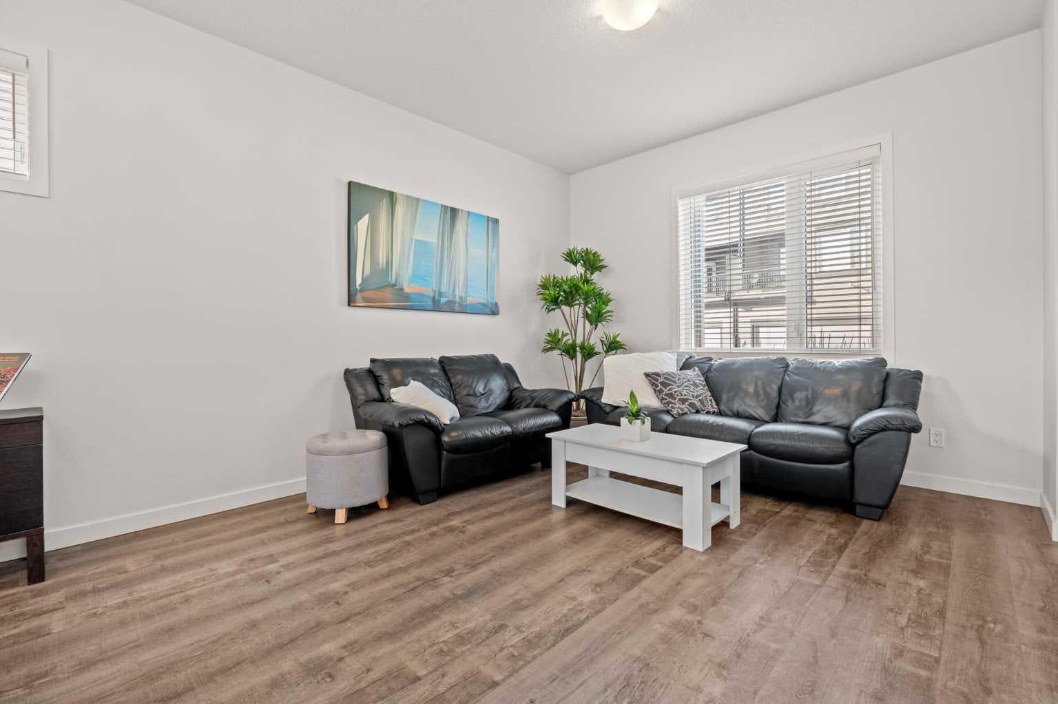 108, 75 Evanscrest Common NW