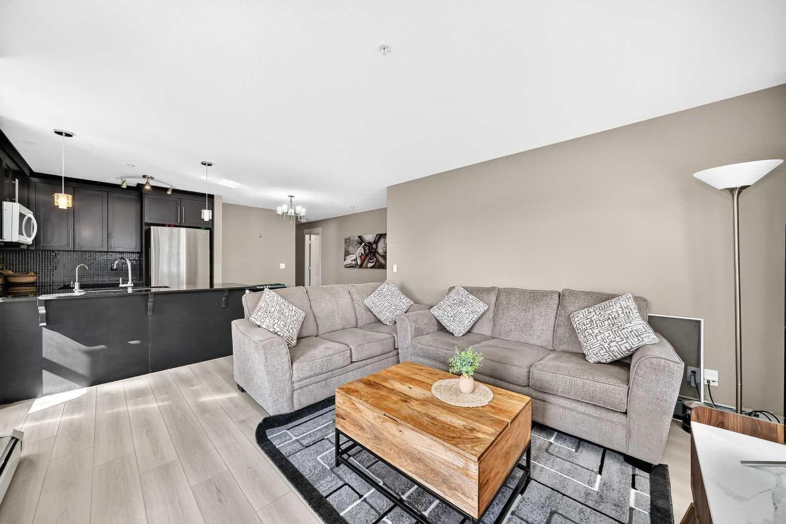1106, 155 Skyview Ranch Way NE