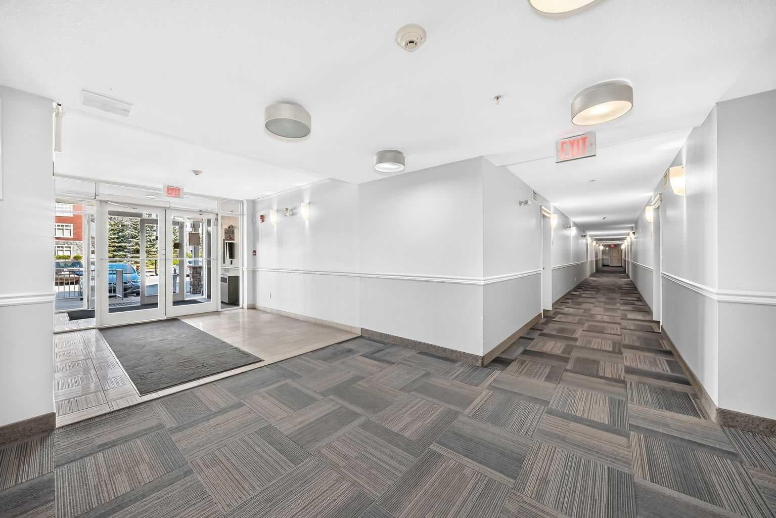 1106, 155 Skyview Ranch Way NE