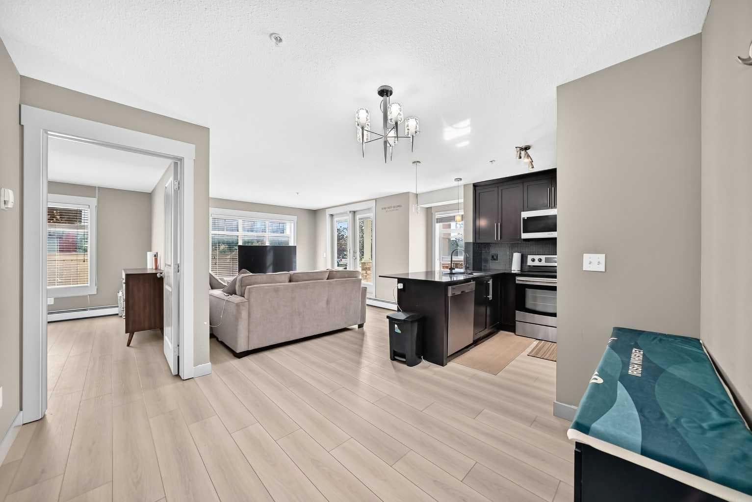 1106, 155 Skyview Ranch Way NE