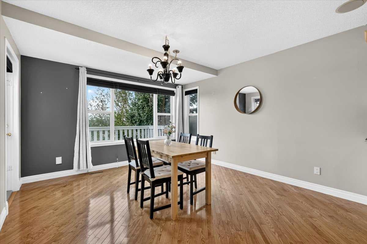 27 Arbour Stone Way NW