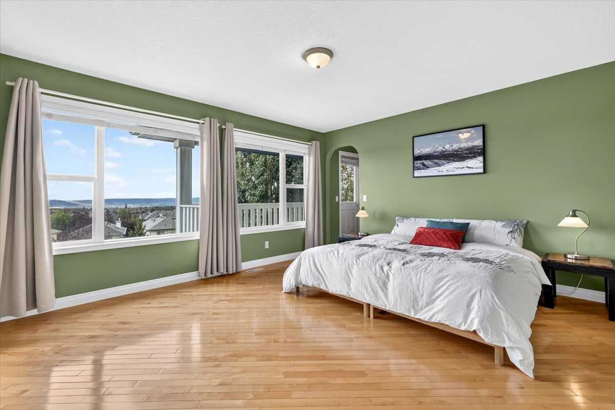 27 Arbour Stone Way NW
