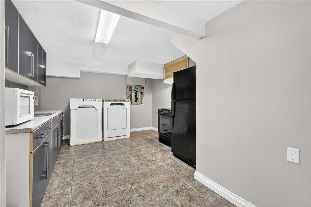 27 Arbour Stone Way NW