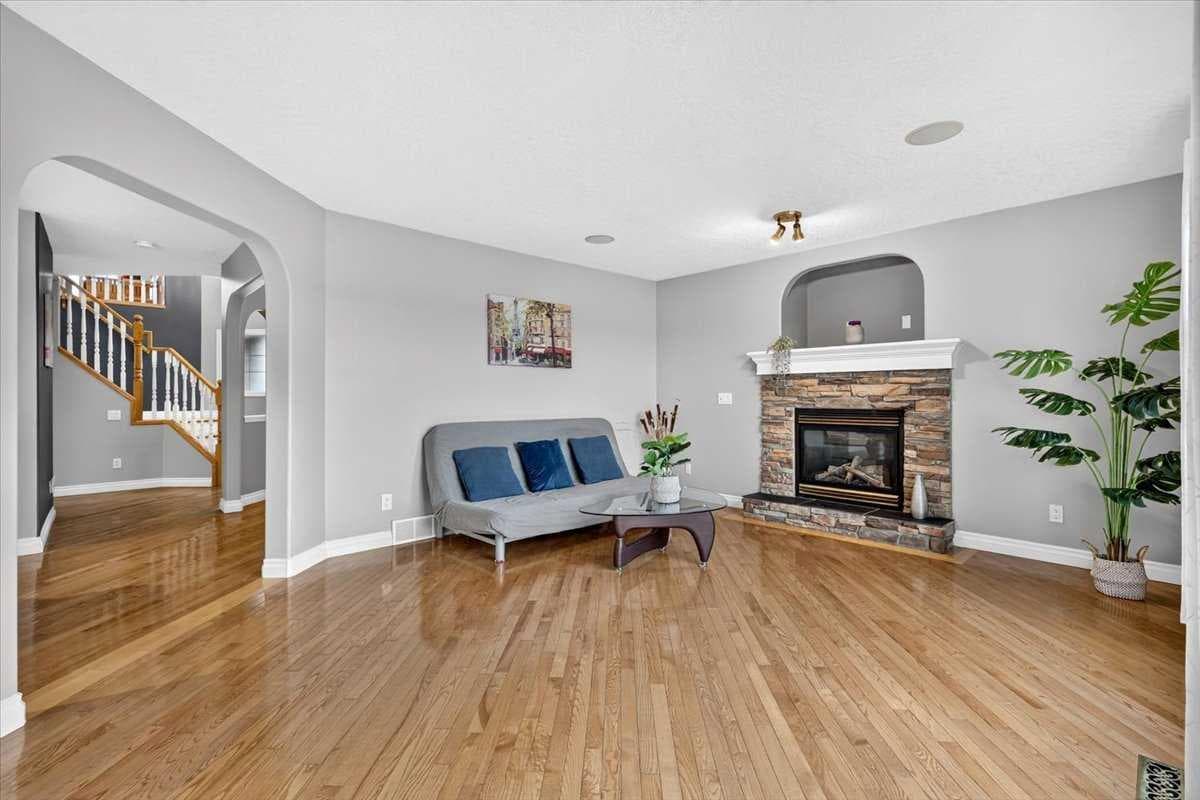 27 Arbour Stone Way NW