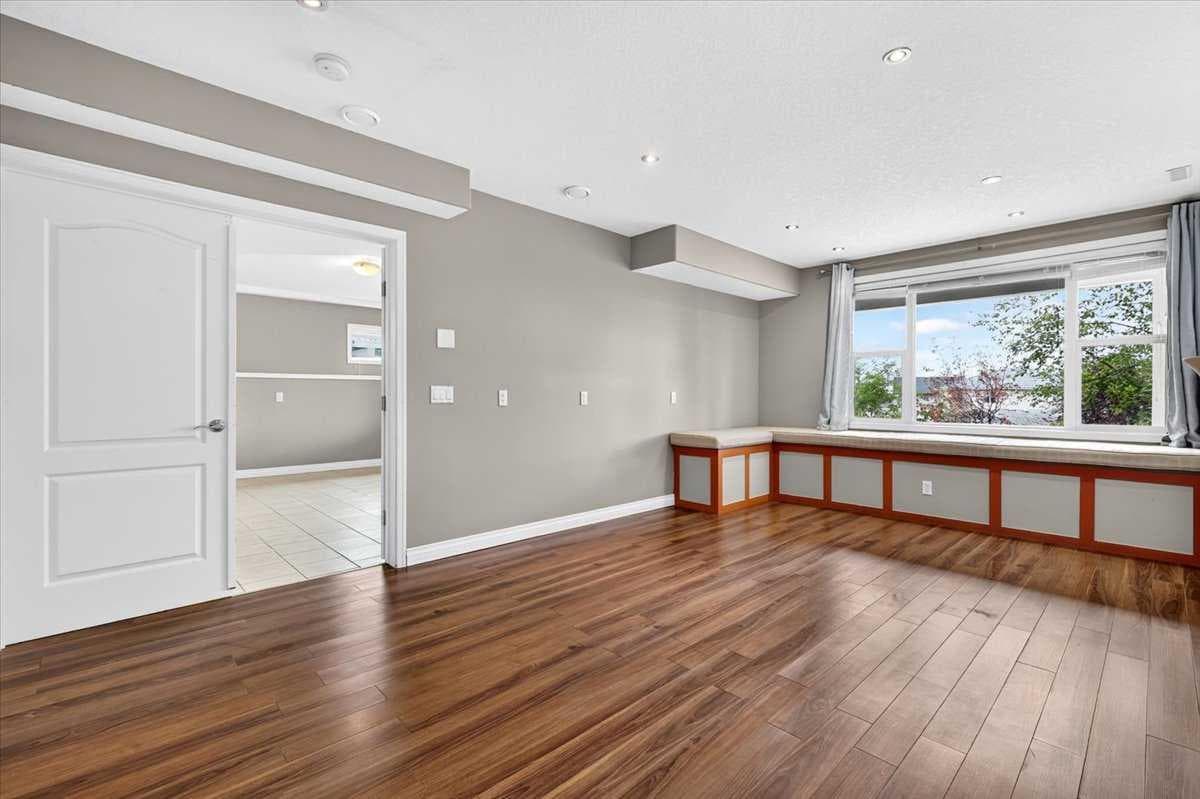 27 Arbour Stone Way NW