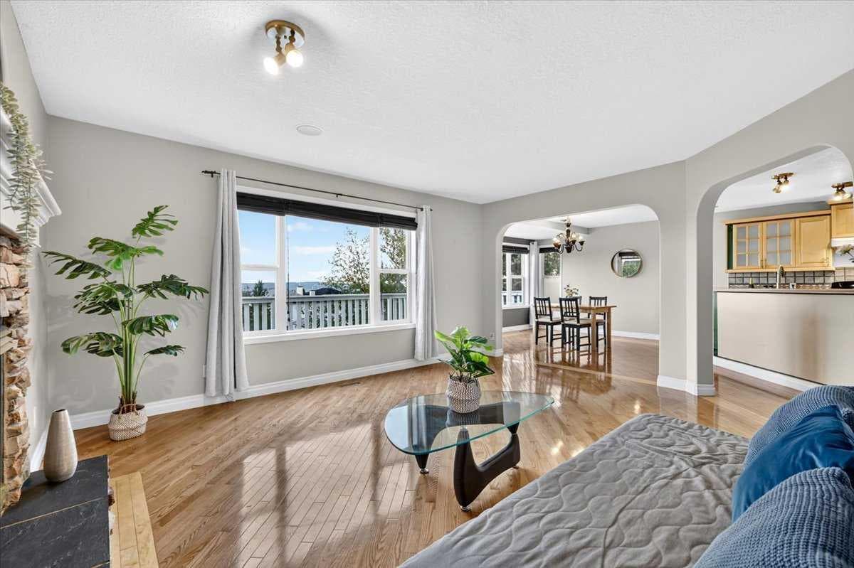 27 Arbour Stone Way NW