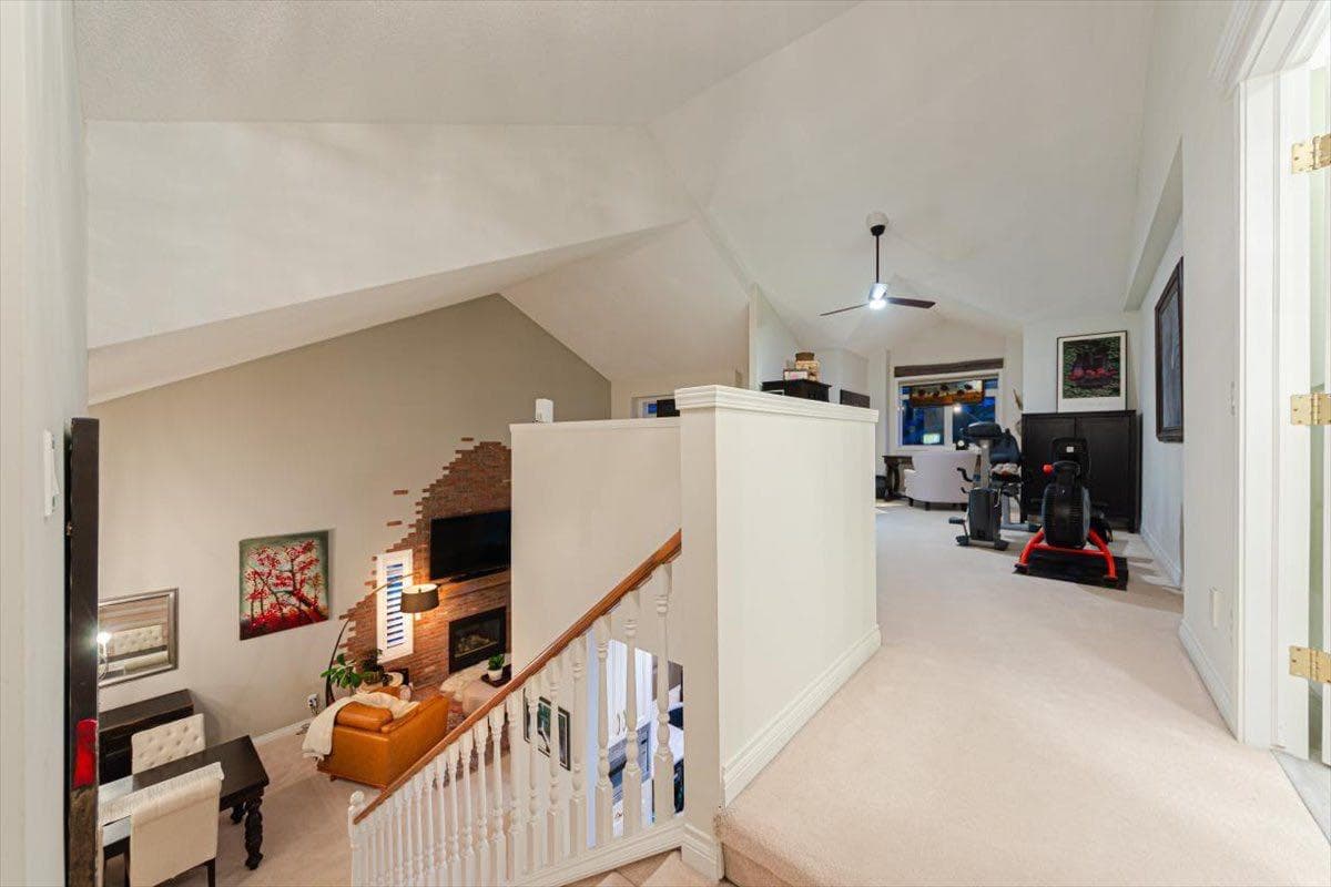 10 Varsity Estates Park NW