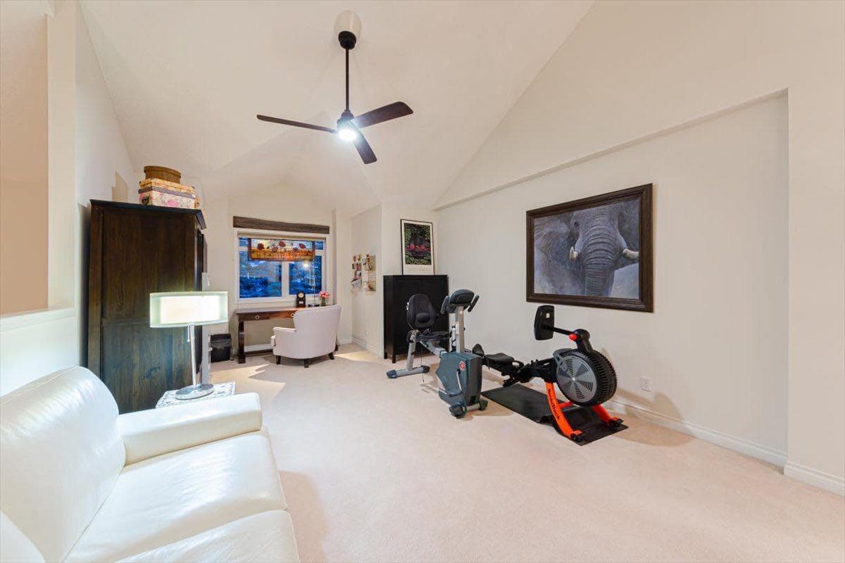10 Varsity Estates Park NW
