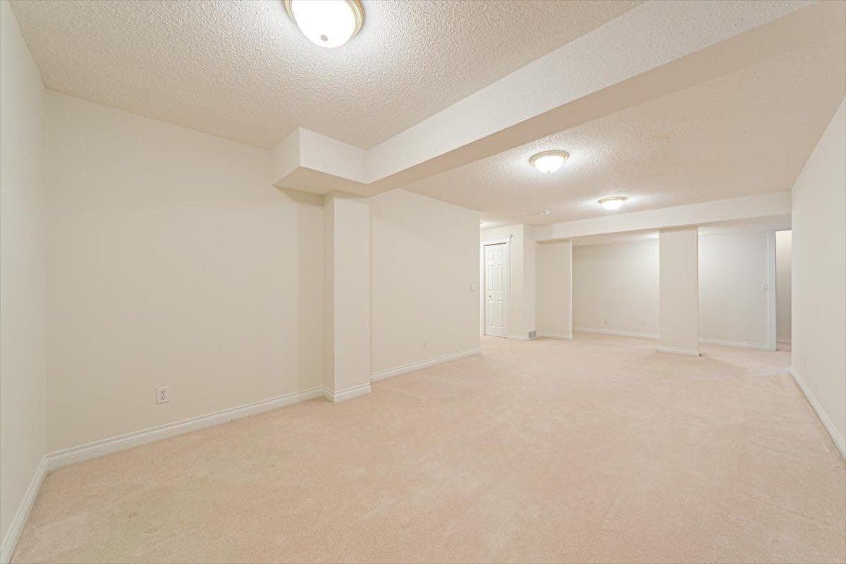 10 Varsity Estates Park NW