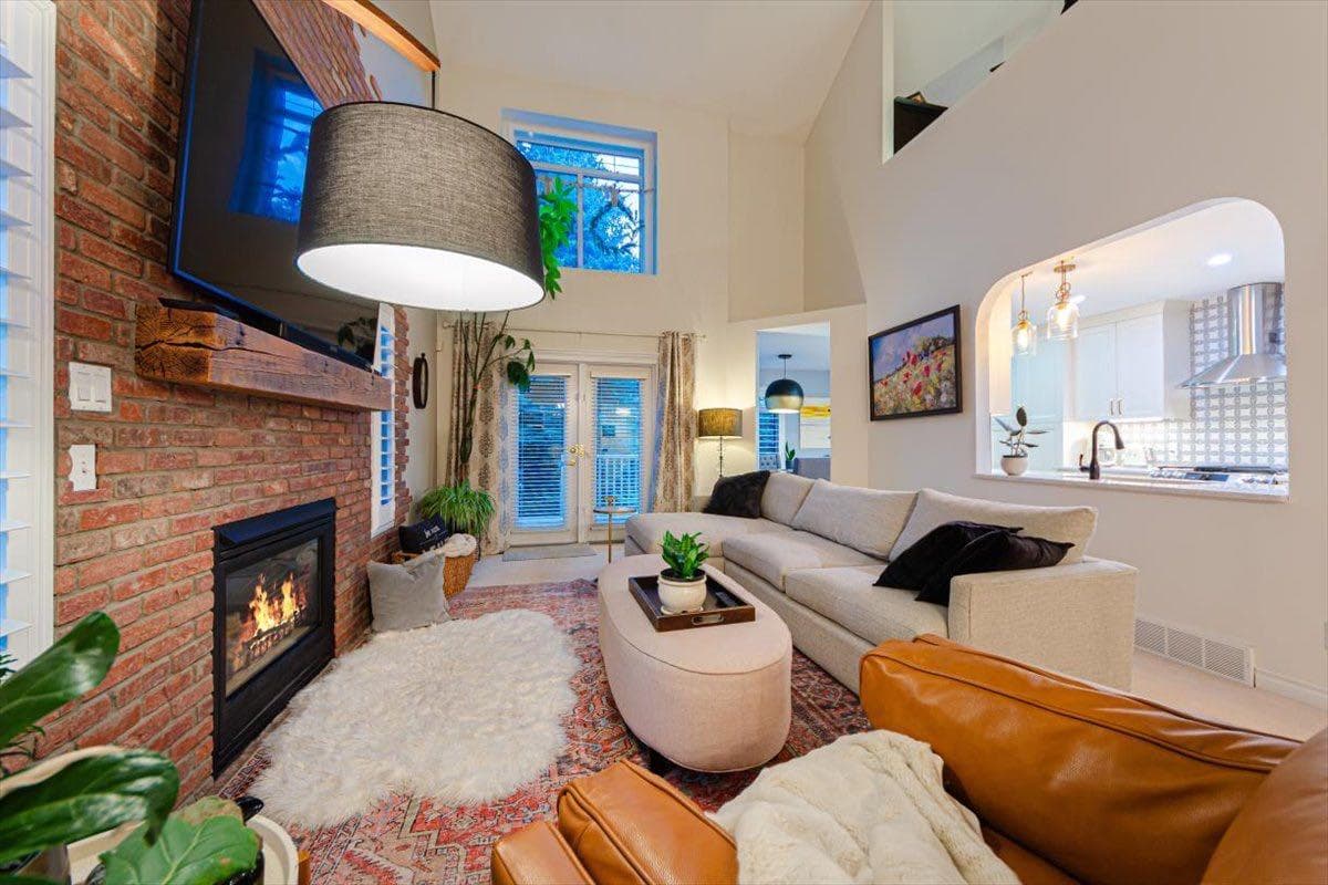 10 Varsity Estates Park NW