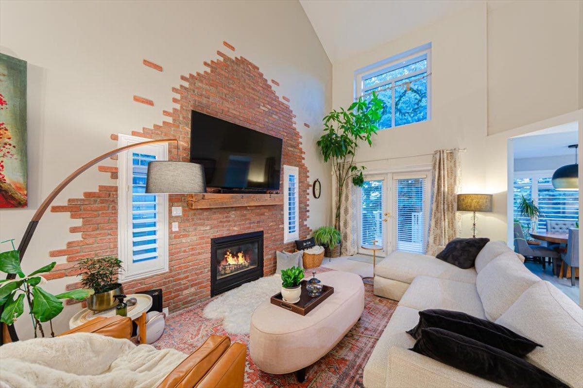 10 Varsity Estates Park NW