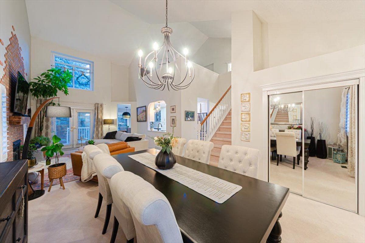 10 Varsity Estates Park NW