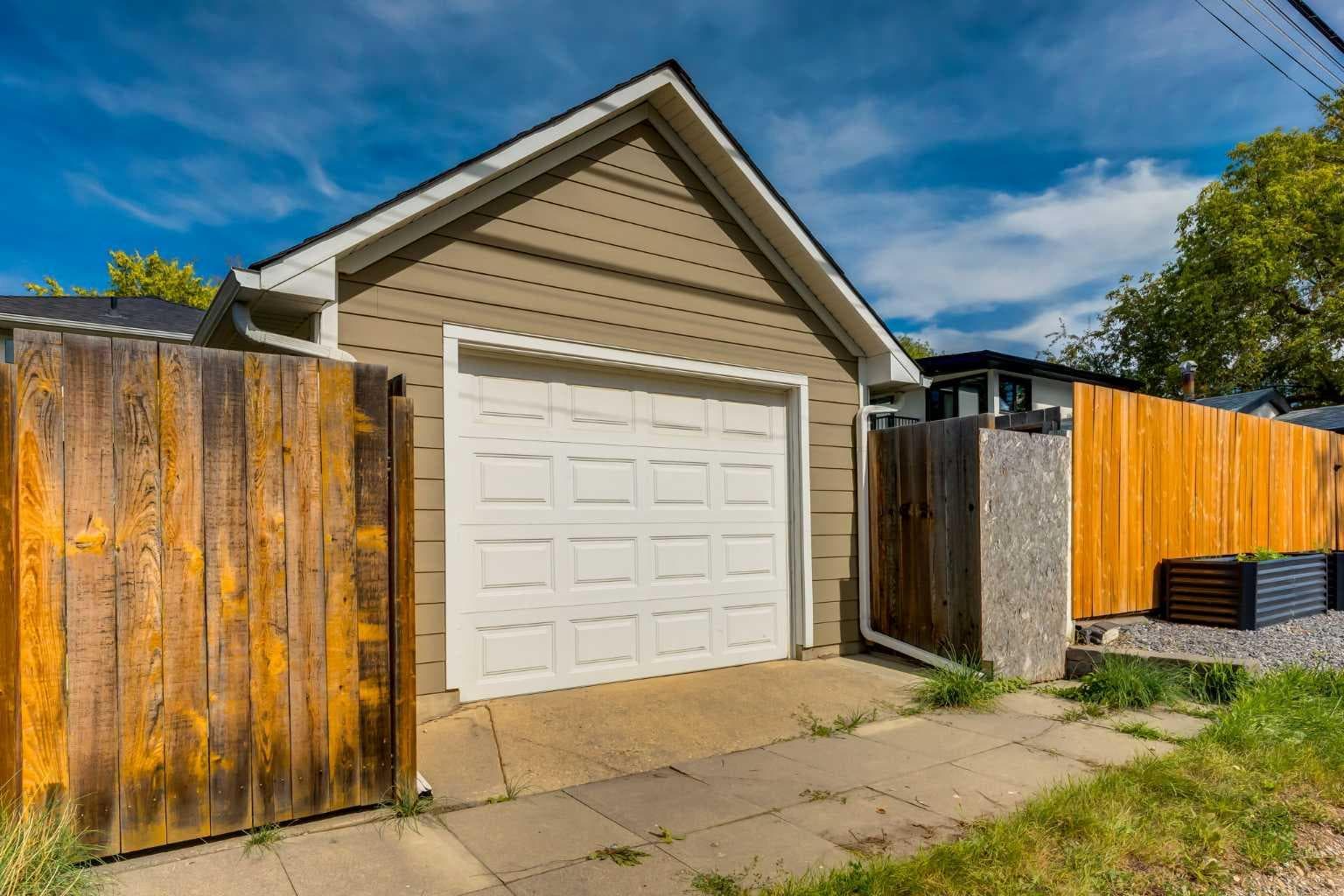 2547 Chicoutimi Drive NW
