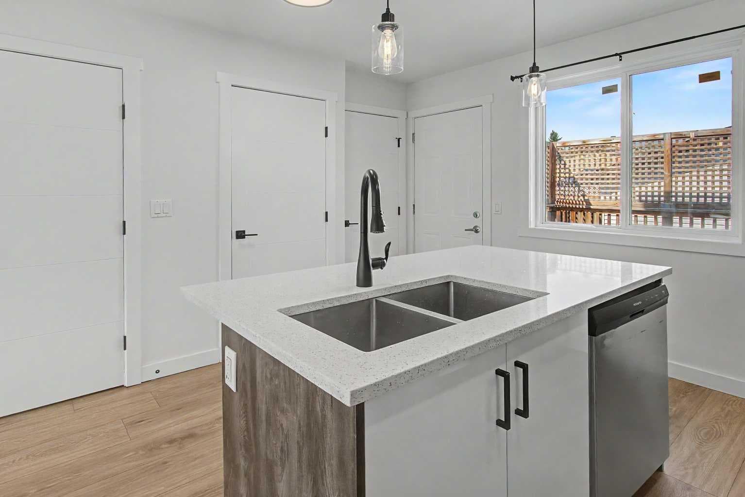 58 Taraglen Road NE