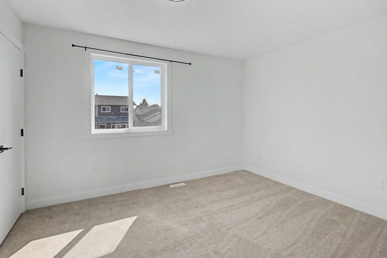 58 Taraglen Road NE