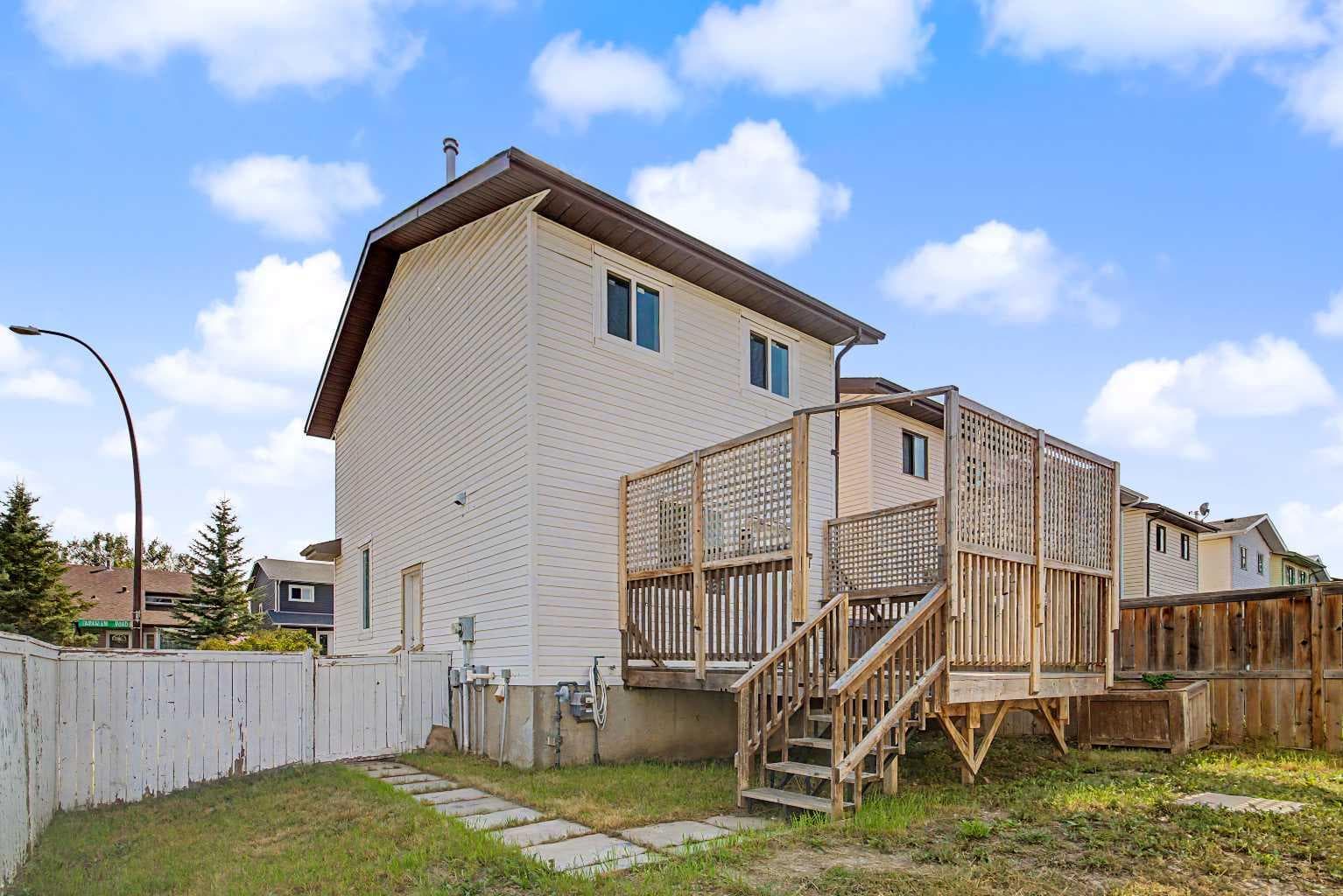 58 Taraglen Road NE