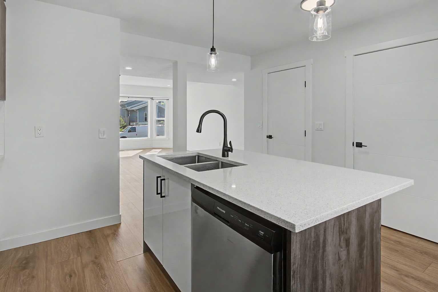 58 Taraglen Road NE