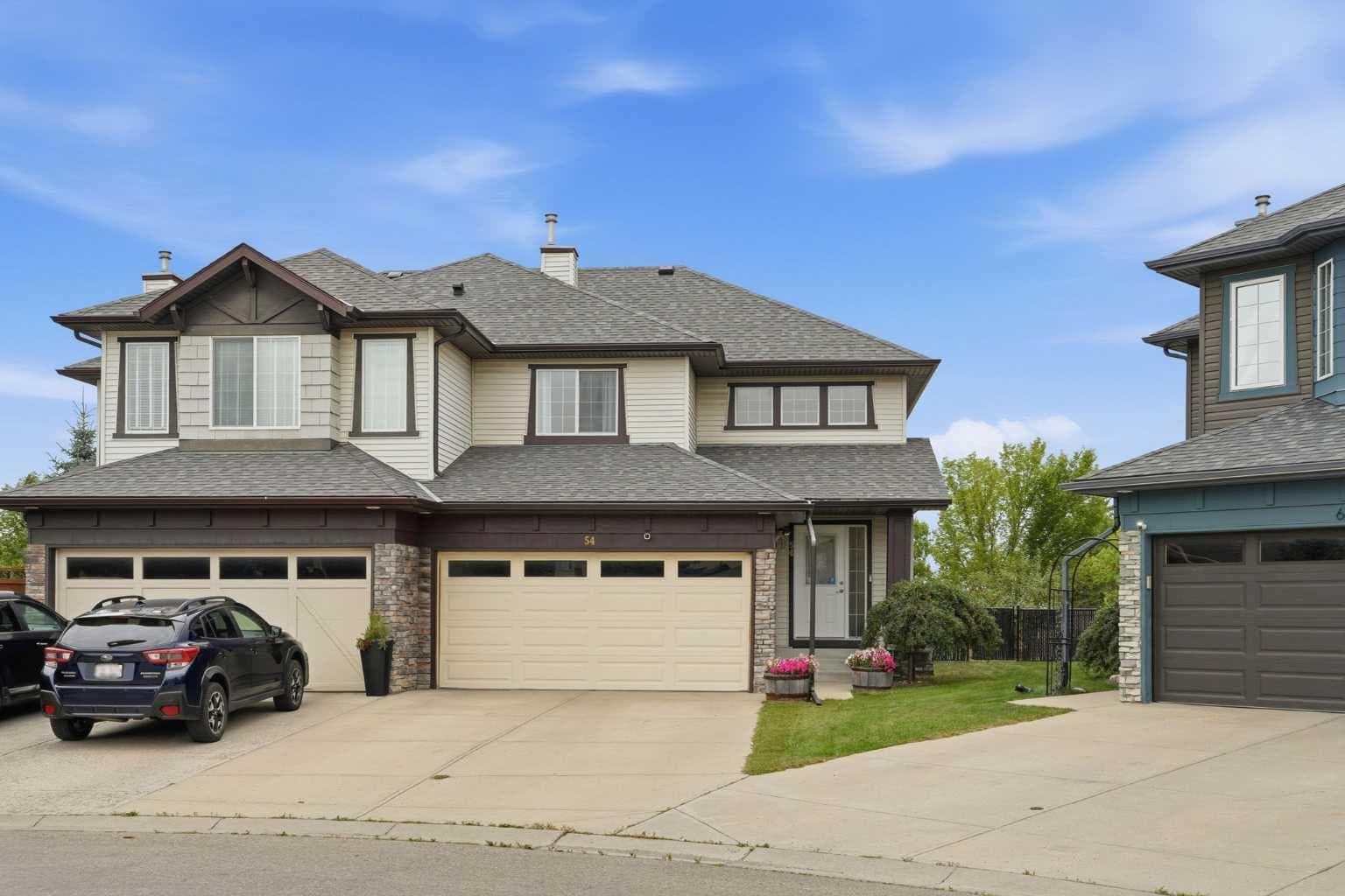 54 Cougar Ridge Bay SW