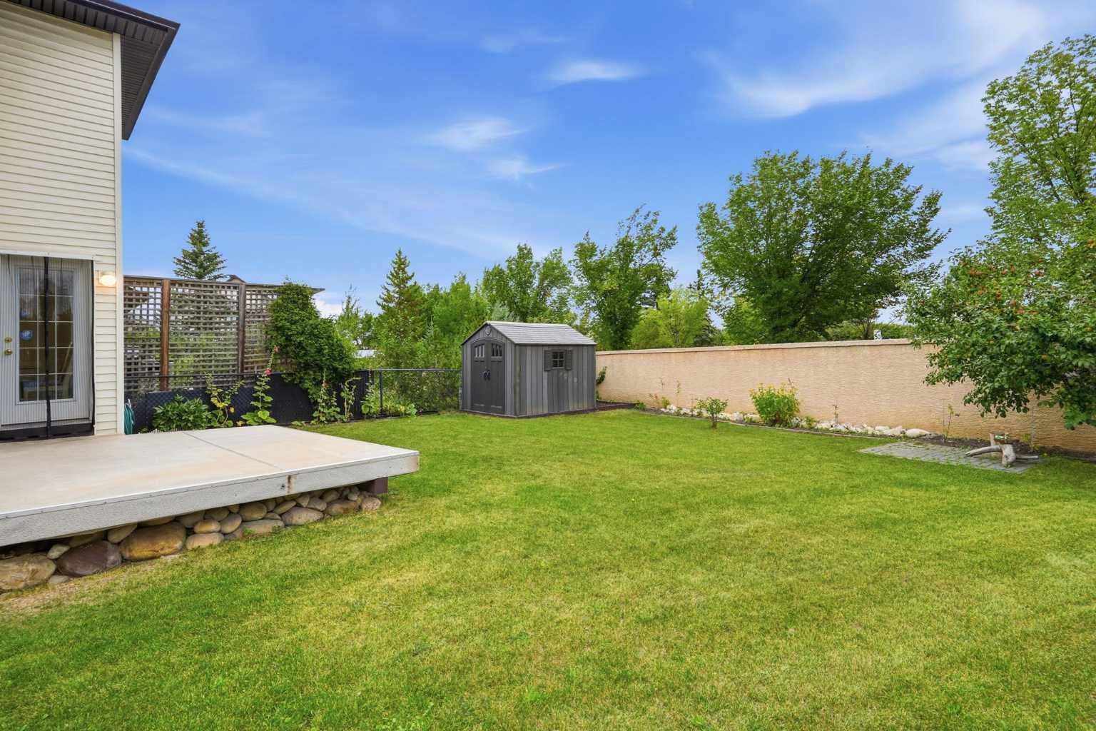 54 Cougar Ridge Bay SW