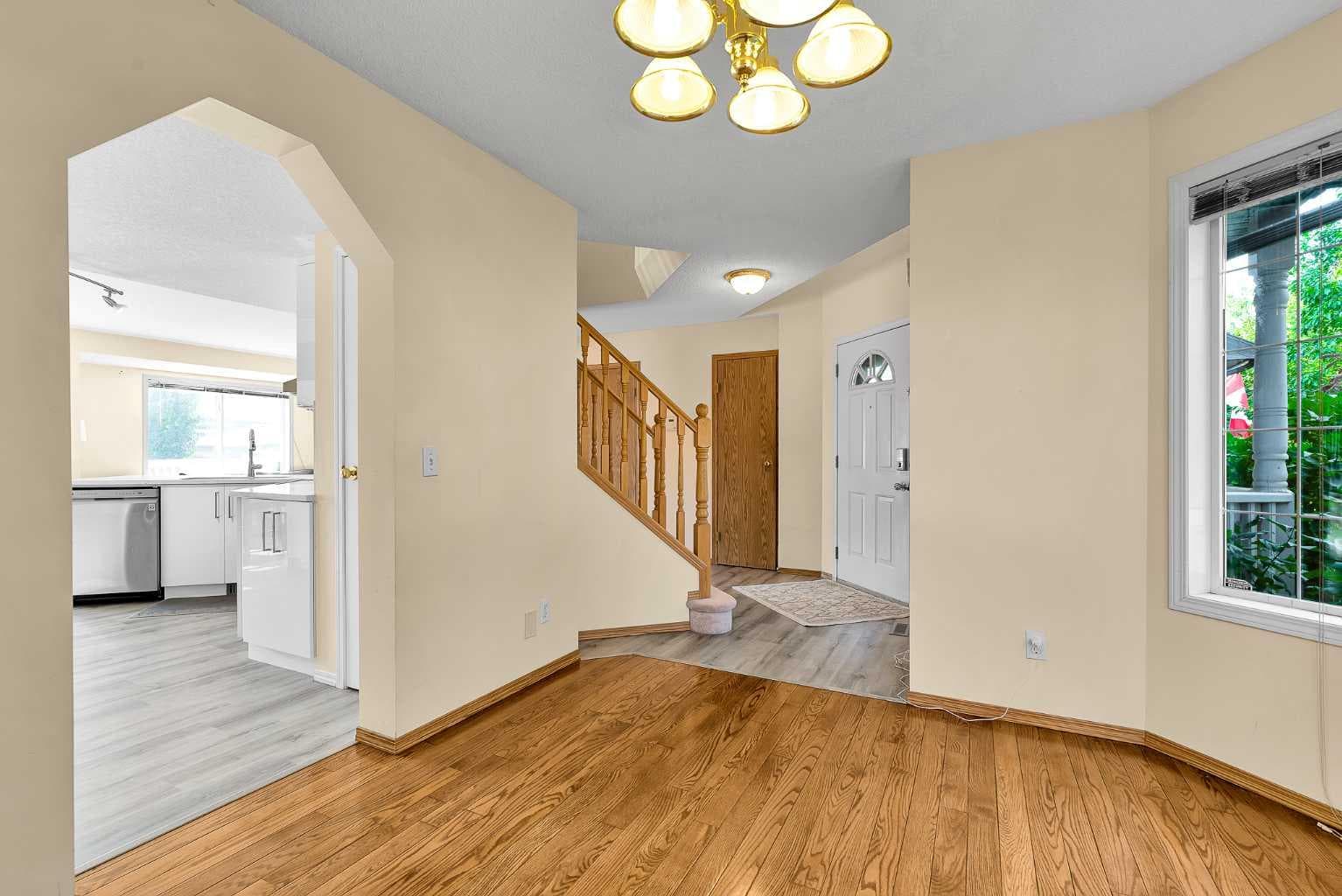 182 Citadel Bluff Close NW
