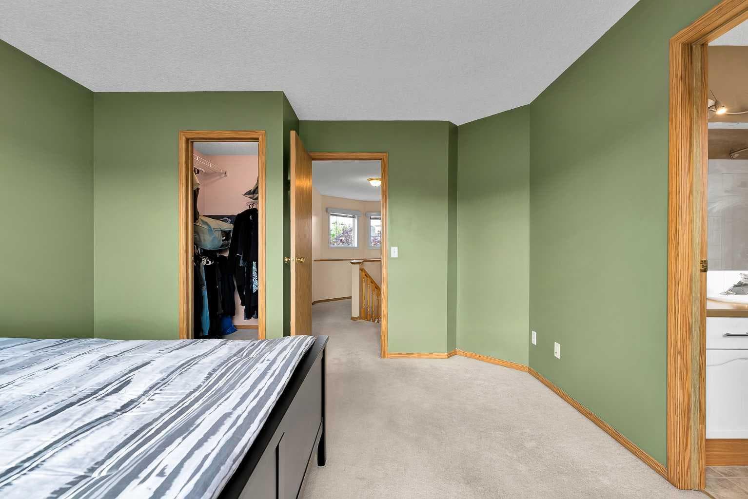 182 Citadel Bluff Close NW