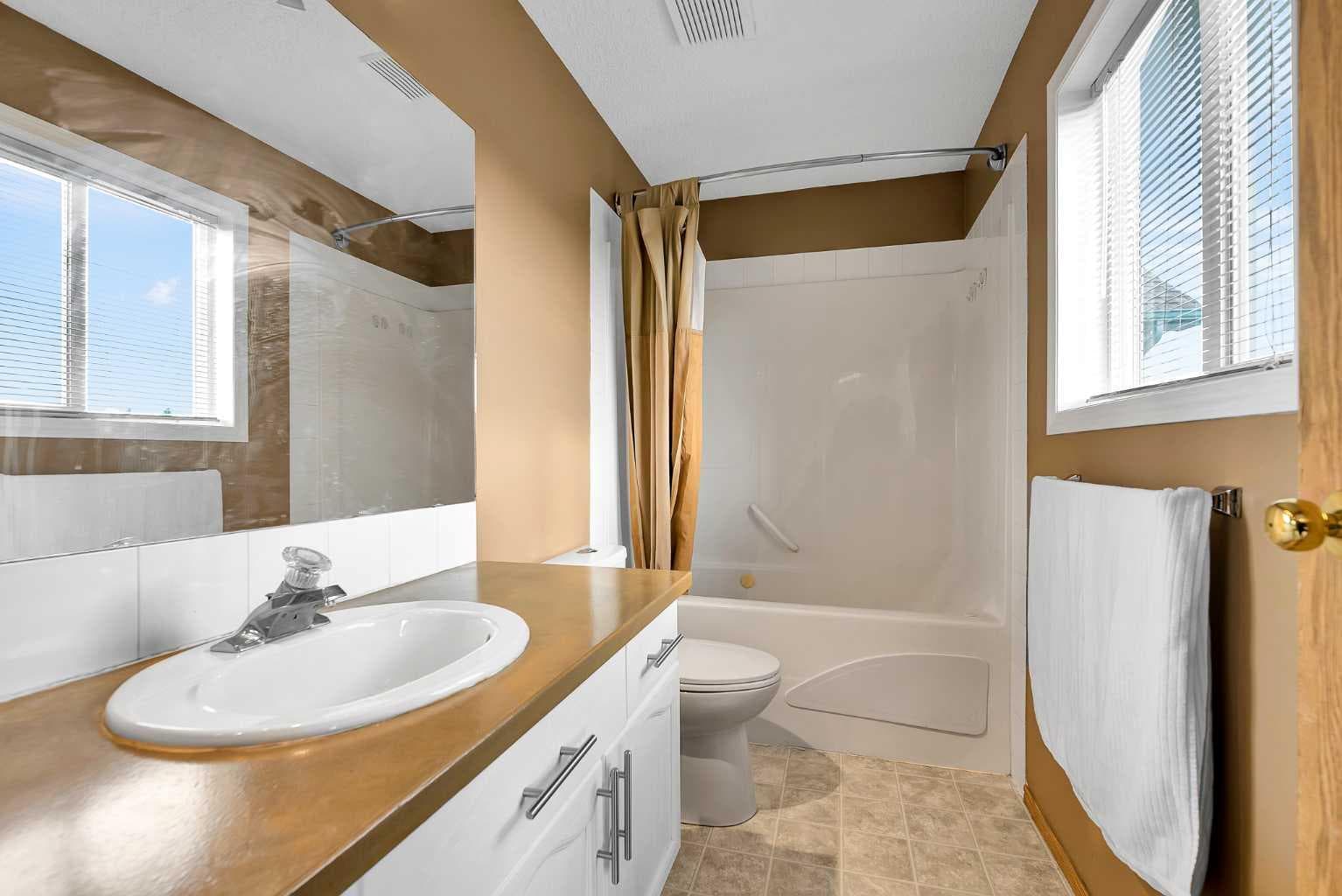 182 Citadel Bluff Close NW