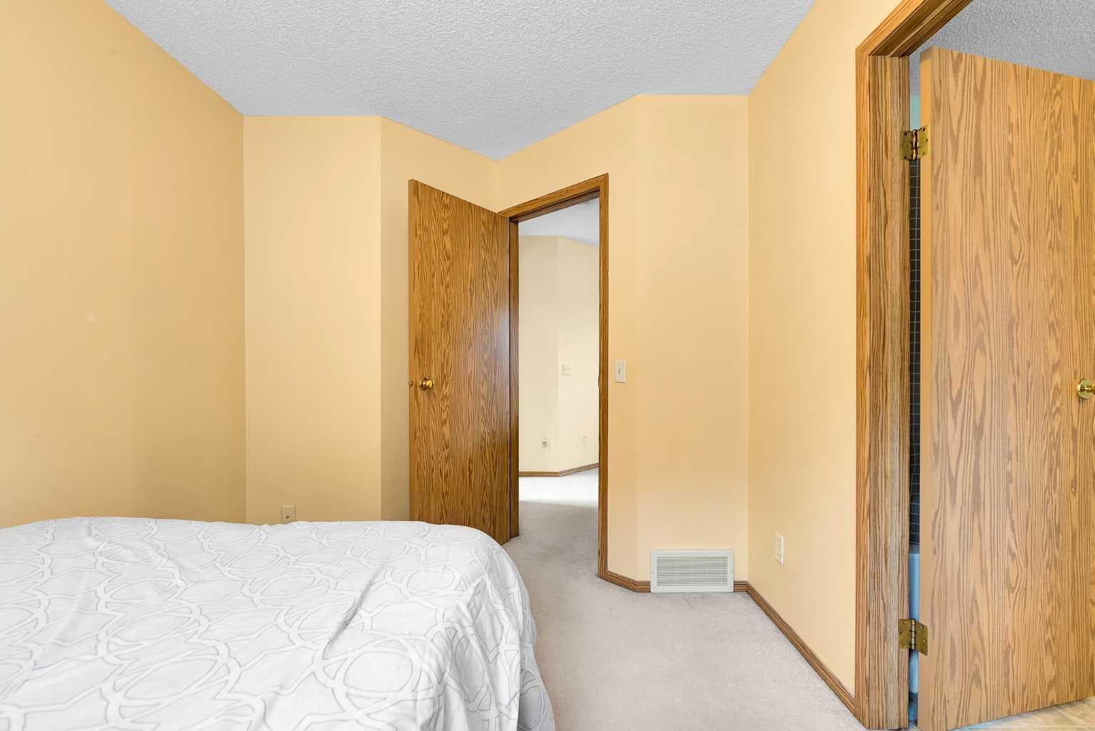 182 Citadel Bluff Close NW