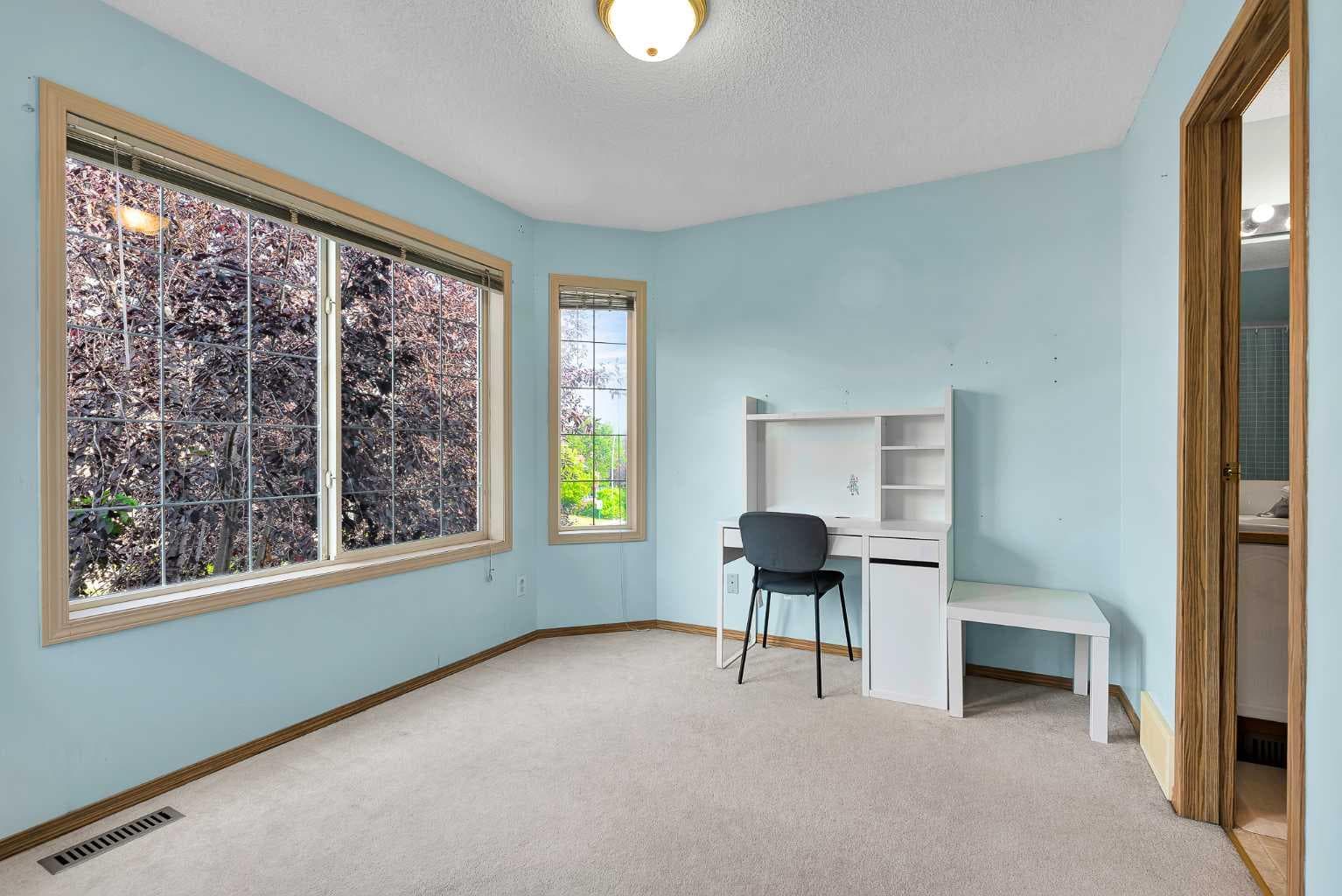 182 Citadel Bluff Close NW